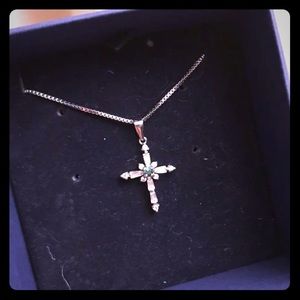 925 silver beautiful cross necklace